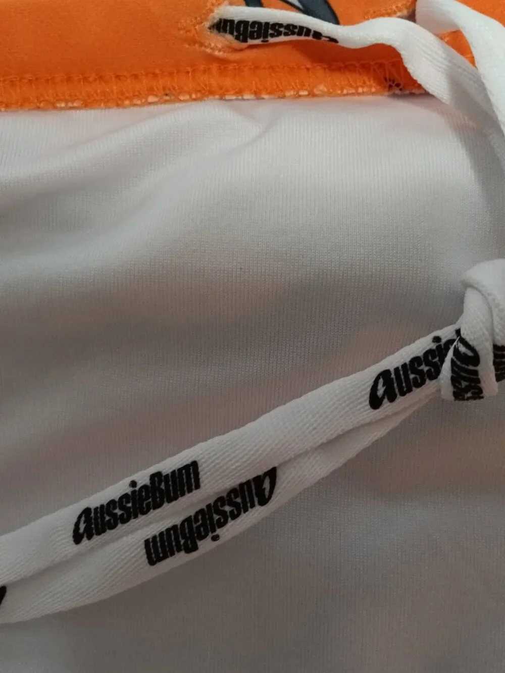 LIKE-NEW AUSSIEBUM 